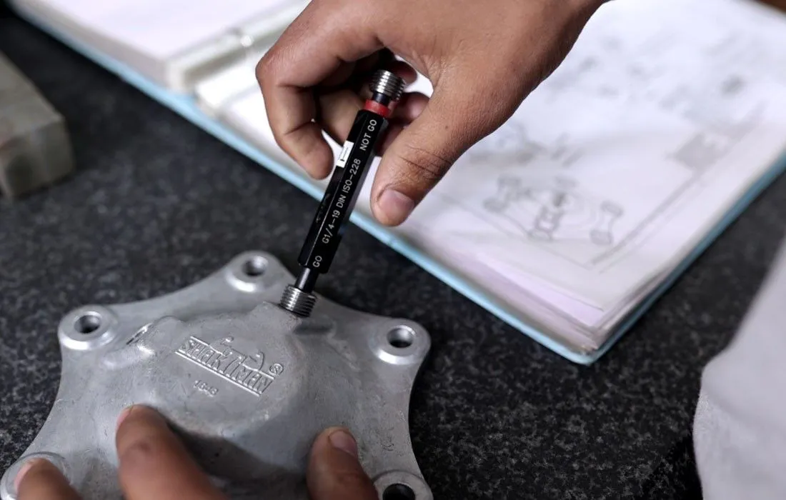Thread gauge used to inspect tapped holes